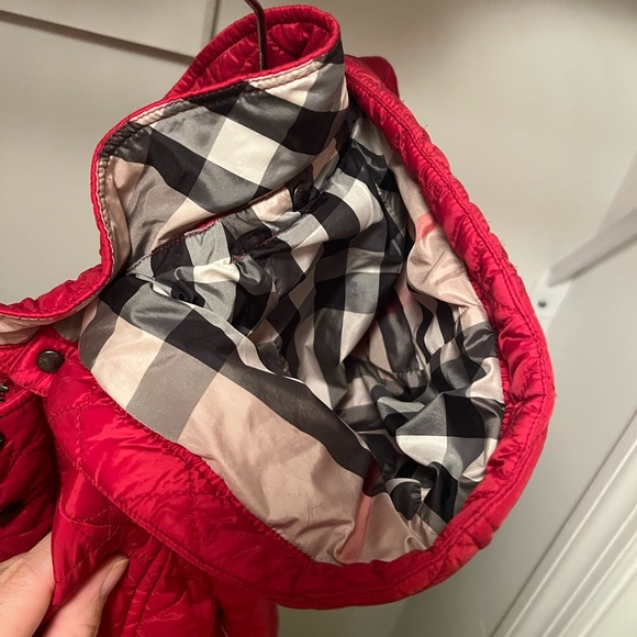 Burberry red quilted hooded coat 12m - Picture 6 of 9